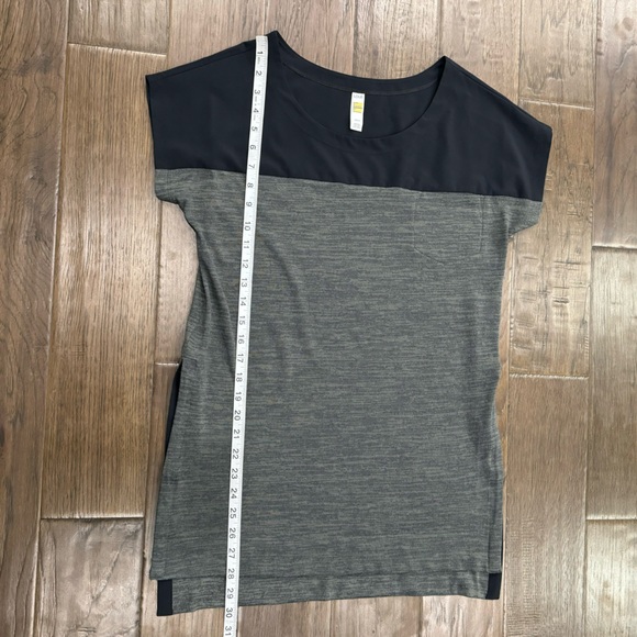 Lolë Short Sleeve Top - Picture 7 of 9